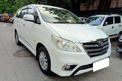 Used 2.5 VX (Diesel) 8 Seater BS IV