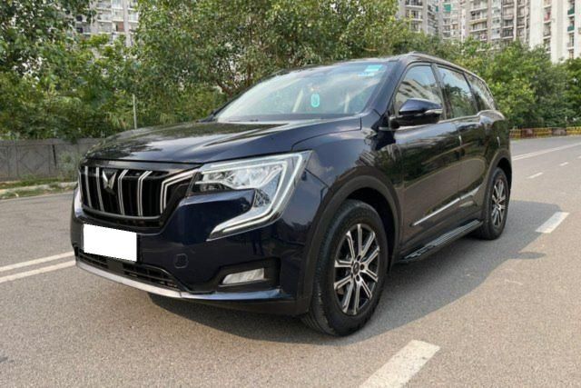 Second-hand 2024 Mahindra XUV700 AX7 7Str AT for sale in Noida