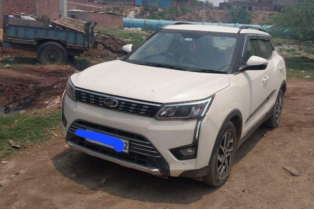 Second-hand 2022 Mahindra XUV300 W8 Option BSVI for sale in Ghaziabad