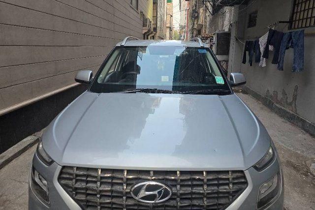 Second-hand 2020 Hyundai Venue S Turbo for sale in New Delhi
