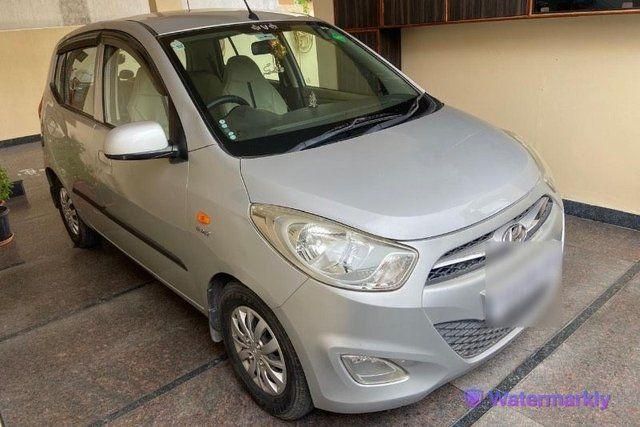 Hyundai i10 Sportz 1.1L Second-hand 2016 Hyundai i10 Sportz 1.1L for sale in Karimnagar