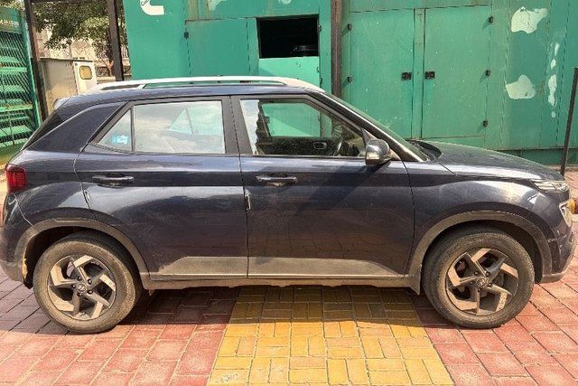 Second-hand 2021 Hyundai Venue SX Diesel for sale in Noida