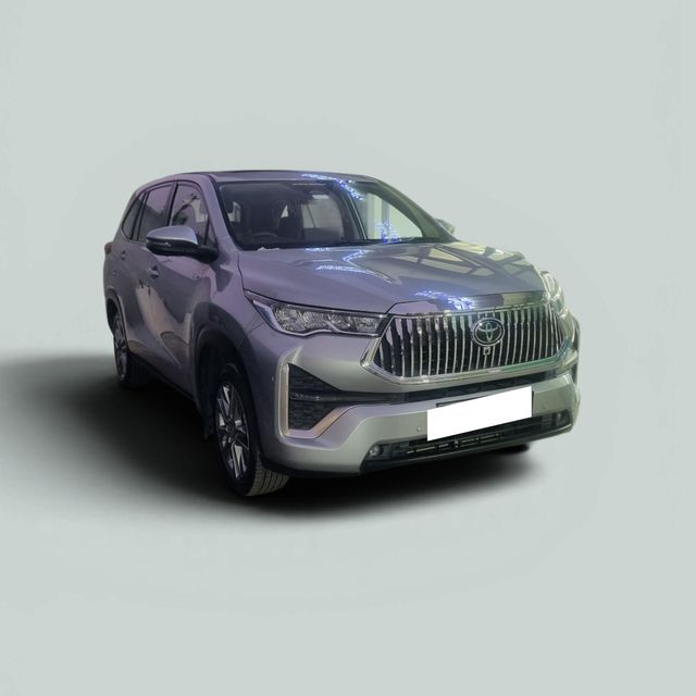 Second-hand 2025 Toyota Innova Hycross ZX(O) Hybrid for sale in Ahmedabad
