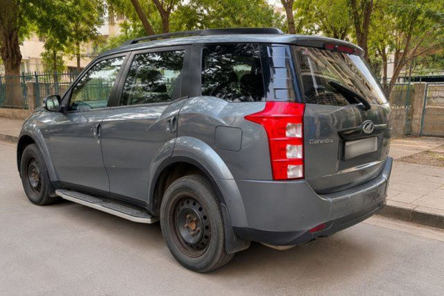 Second-hand 2016 Mahindra XUV500 W6 2WD for sale in Ghaziabad
