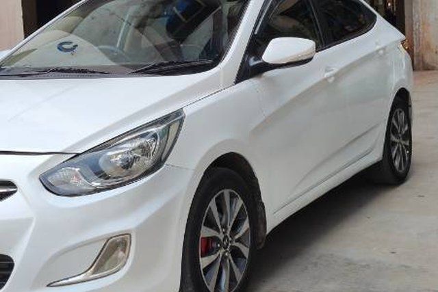 Hyundai Verna 1.6 SX Second-hand 2013 Hyundai Verna 1.6 SX for sale in Ahmedabad