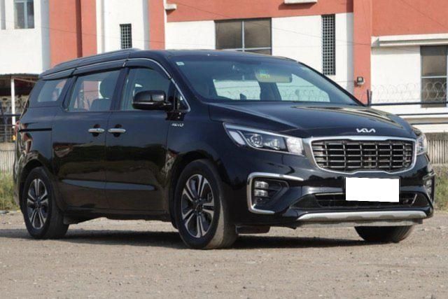 Kia Carnival Limousine Plus Second-hand 2023 Kia Carnival Limousine Plus for sale in New Delhi