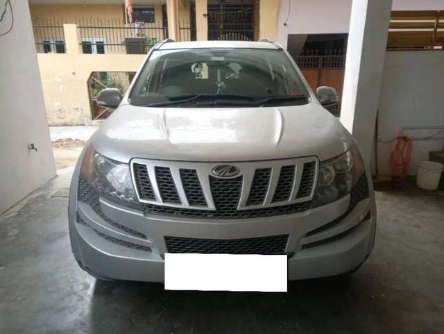 Mahindra XUV500 W8 2WD Second-hand 2012 Mahindra XUV500 W8 2WD for sale in Lucknow