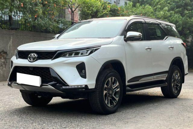 Toyota Fortuner Legender 4x2 AT Second-hand 2024 Toyota Fortuner Legender 4x2 AT for sale in New Delhi