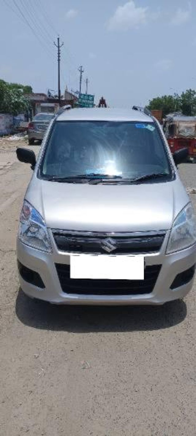 Second-hand 2013 Maruti Suzuki Wagon R LXI BS IV for sale in Agra