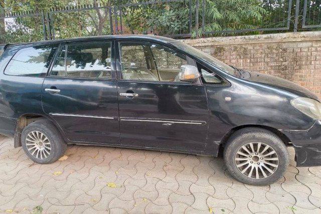 Toyota Innova 2.5 EV Diesel MS 7 Str BSIII Second-hand 2007 Toyota Innova 2.5 EV Diesel MS 7 Str BSIII for sale in Chandigarh
