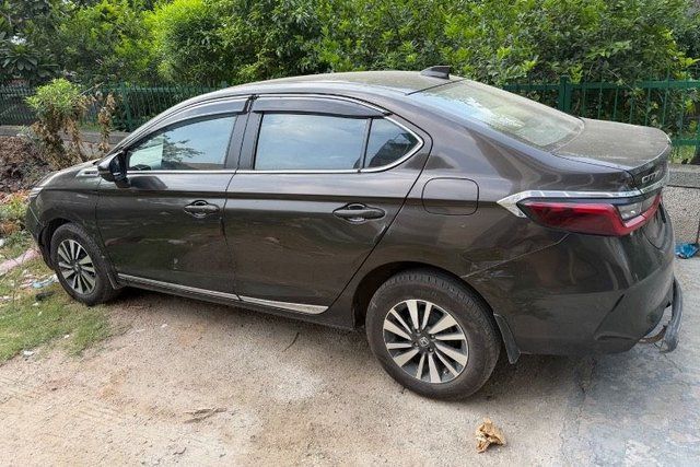 Second-hand 2024 Honda City V CVT 2 Airbag for sale in New Delhi