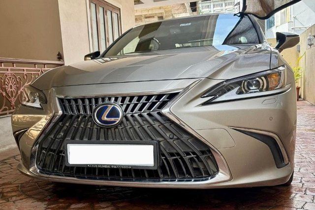 Second-hand 2022 Lexus ES 300h Exquisite for sale in Kolhapur