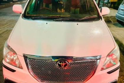 Used 2.5 G (Diesel) 7 Seater BS IV