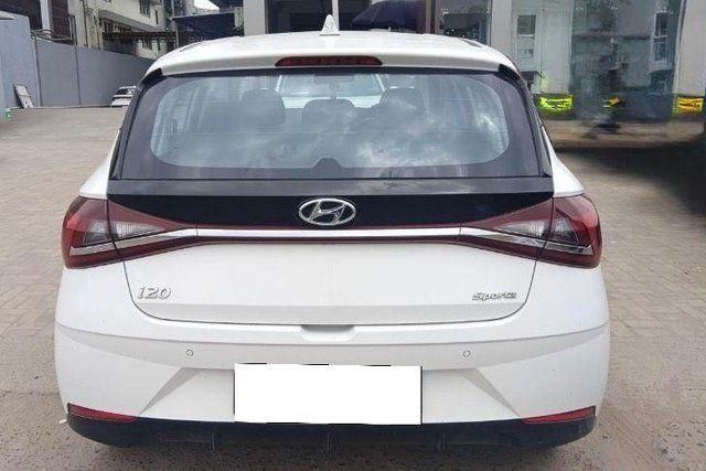 Hyundai i20 Sportz Second-hand 2023 Hyundai i20 Sportz for sale in Ahmedabad