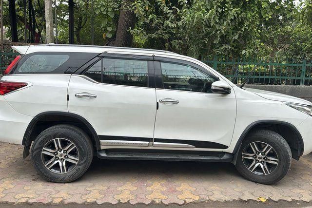 Toyota Fortuner 2.7 2WD MT BSIV Second-hand 2017 Toyota Fortuner 2.7 2WD MT BSIV for sale in Noida