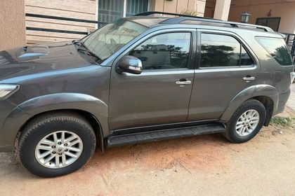 2012 Toyota Fortuner 4x4 MT