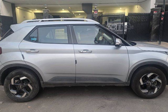 Second-hand 2019 Hyundai Venue SX Opt Turbo BSIV for sale in New Delhi