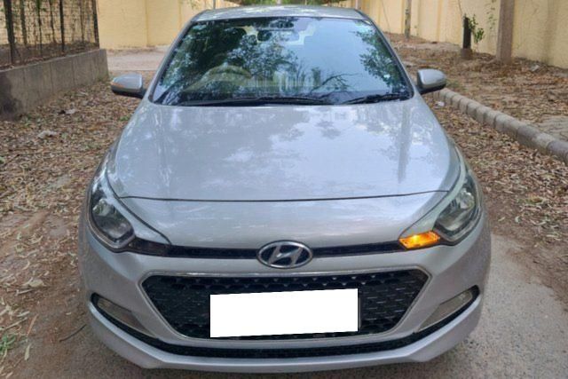 Second-hand 2015 Hyundai i20 1.2 Anniversary Edition for sale in New Delhi