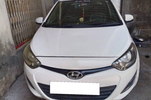Second-hand 2012 Hyundai i20 1.2 Magna for sale in Junagadh