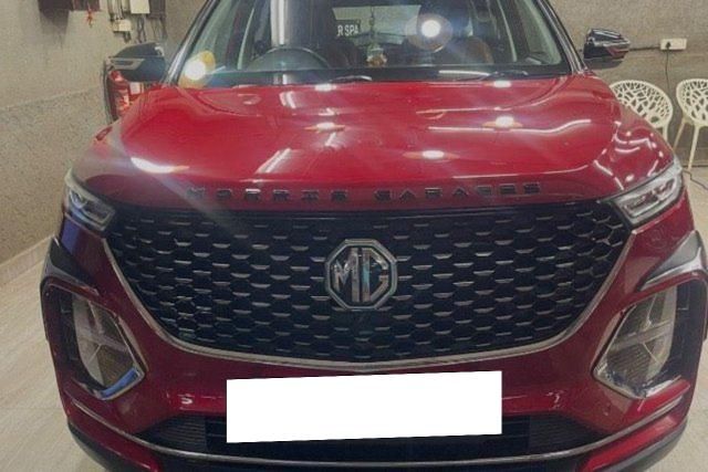 Second-hand 2022 MG Hector Plus Sharp Hybrid MT for sale in Mumbai