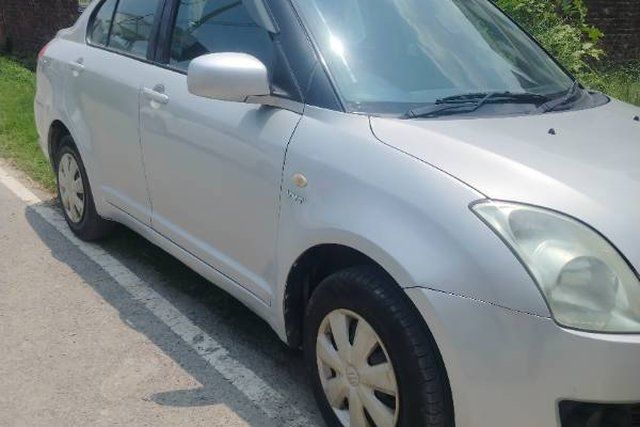 Second-hand 2011 Maruti Suzuki Swift Dzire VXi for sale in Dehradun
