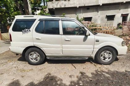 3 Used Tata Safari