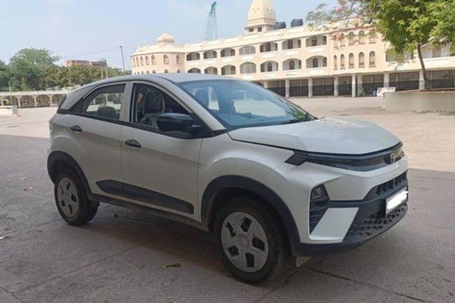 Second-hand 2024 Tata Nexon Smart Plus for sale in New Delhi