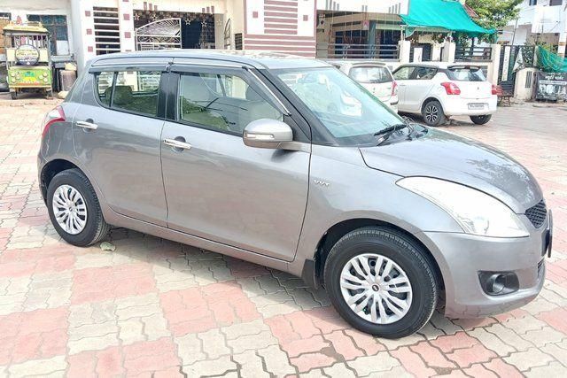 Second-hand 2013 Maruti Suzuki Swift VXI for sale in Nagpur