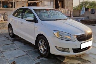 Used Skoda Rapid 1.6 MPI Ambition