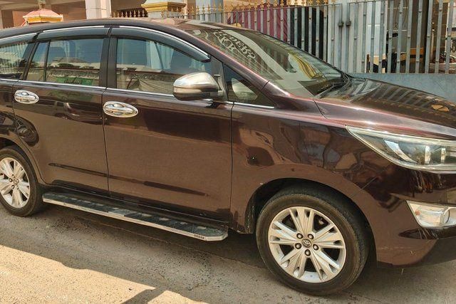 Toyota Innova Crysta 2.8 ZX AT BSIV Second-hand 2016 Toyota Innova Crysta 2.8 ZX AT BSIV for sale in Chennai