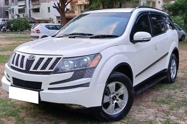 Second-hand 2013 Mahindra XUV500 W8 FWD for sale in Ahmedabad