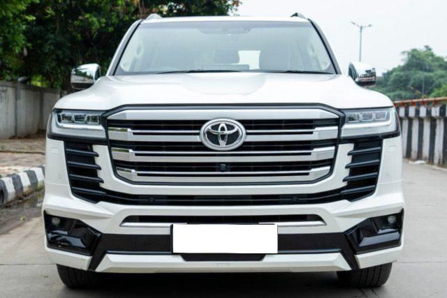 Buy Used Toyota Land Cruiser 300 ZX of 2022 model @ 1,99,00,000