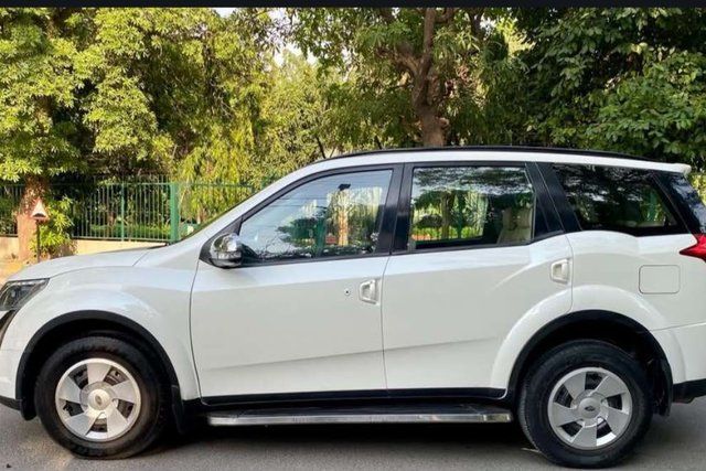 Mahindra XUV500 W7 AT BSIV Second-hand 2018 Mahindra XUV500 W7 AT BSIV for sale in New Delhi