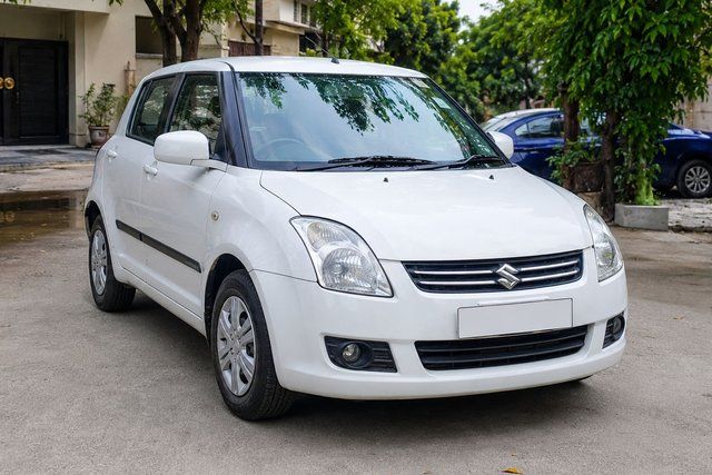 Second-hand 2012 Maruti Suzuki Swift Dzire VXi for sale in New Delhi