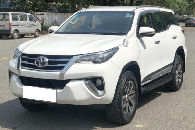 Second-hand 2017 Toyota Fortuner 2.8 4WD AT BSIV for sale in New Delhi