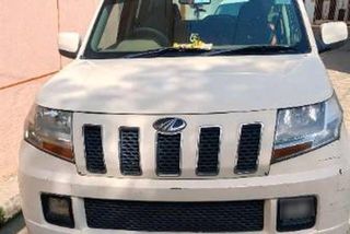 2 Used Mahindra TUV 300 in Jhansi