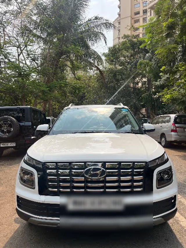 Hyundai Venue SX Second-hand 2023 Hyundai Venue SX for sale in Mumbai