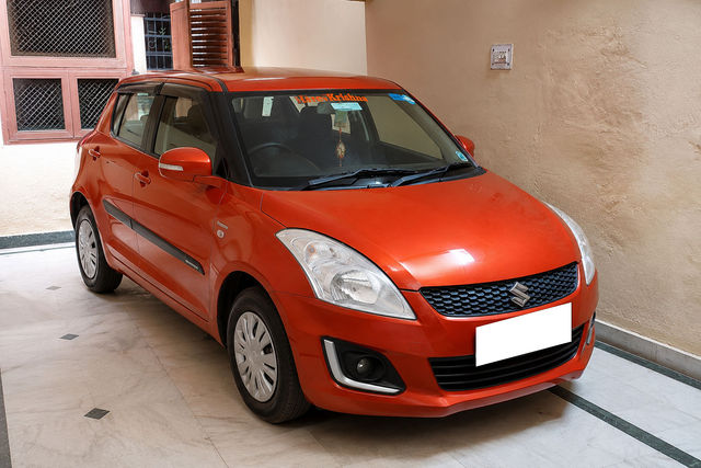Second-hand 2012 Maruti Suzuki Swift LXI for sale in New Delhi