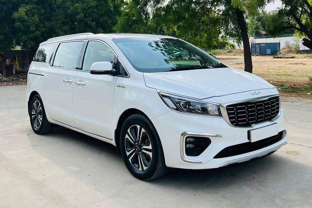 Kia Carnival Limousine Plus Second-hand 2023 Kia Carnival Limousine Plus for sale in Ahmedabad