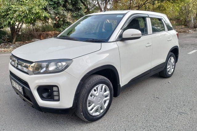 Second-hand 2022 Maruti Suzuki Vitara Brezza LXI for sale in New Delhi