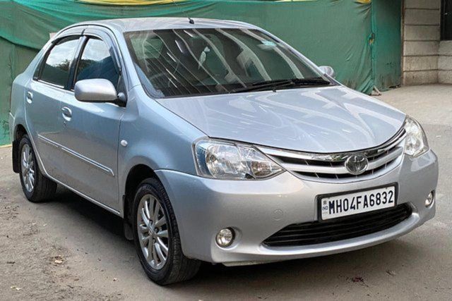 Toyota Etios V Second-hand 2012 Toyota Etios V for sale in Thane