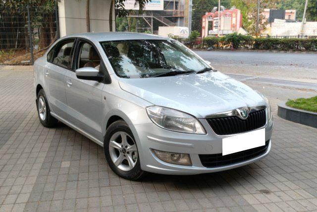 Second-hand 2013 Skoda Rapid 1.6 TDI Ambition Plus for sale in Bangalore