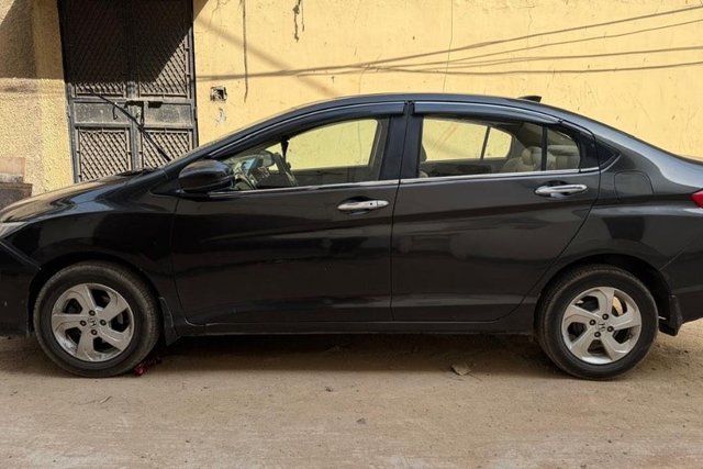 Honda City i VTEC CVT VX Second-hand 2015 Honda City i VTEC CVT VX for sale in New Delhi