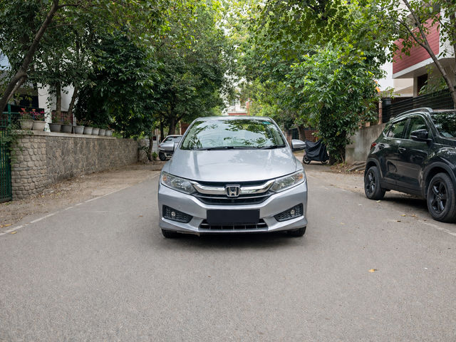Honda City i VTEC V Second-hand 2015 Honda City i VTEC V for sale in New Delhi