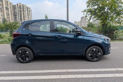 Tata Tiago EV XZ Plus Tech LUX LR
