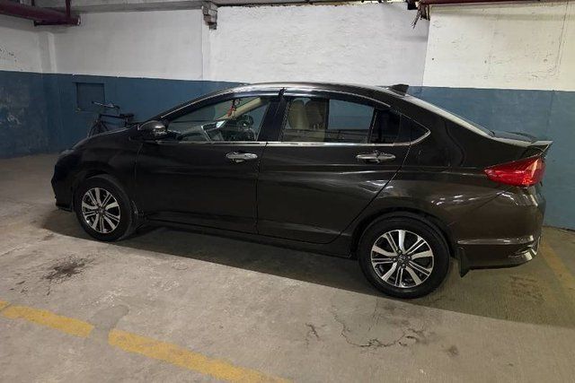 Second-hand 2022 Honda City V MT for sale in Gurgaon