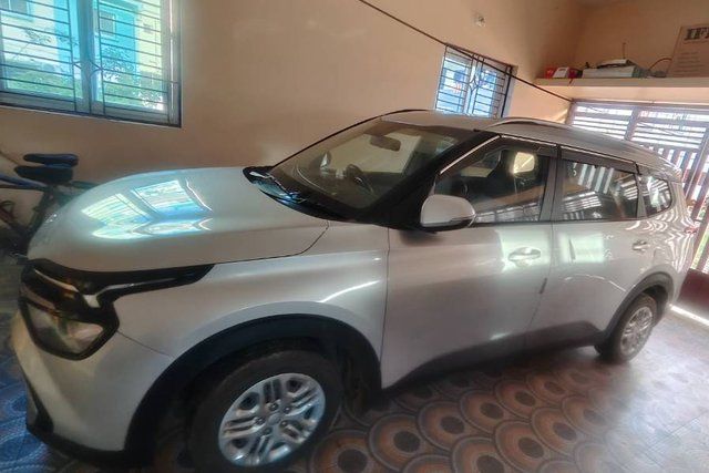 Kia Carens Prestige BSVI Second-hand 2023 Kia Carens Prestige BSVI for sale in Khordha