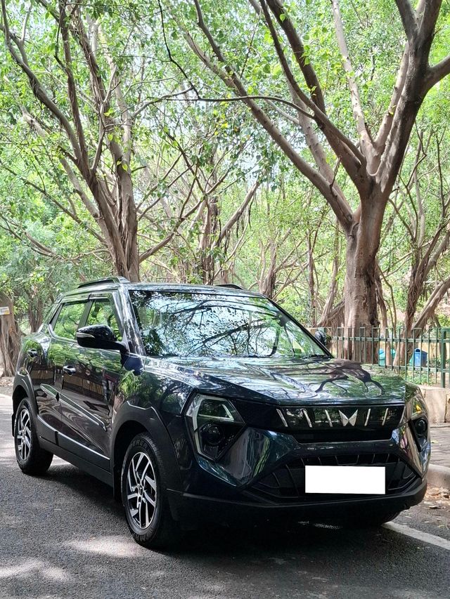 Mahindra XUV 3XO AX5 AT Second-hand 2024 Mahindra XUV 3XO AX5 AT for sale in New Delhi