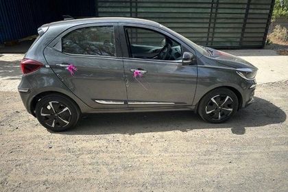18 Used Tata Tiago