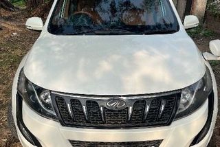 2 Used Mahindra XUV500 in Lakhimpur Kheri